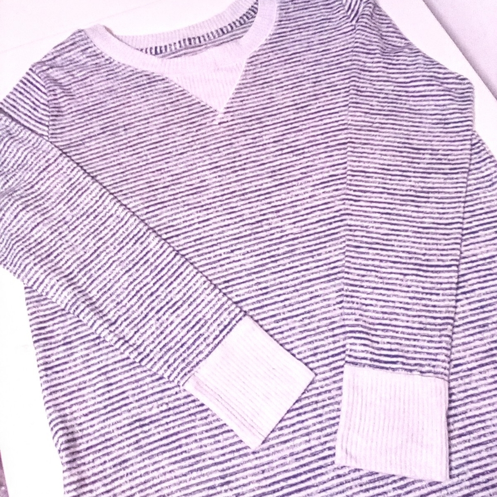 🍭Abercrombie and Abercrombie and fitch sweater Size medium